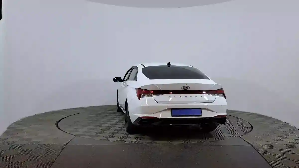 Hyundai Elantra 2022 года за 8 100 000 тг. в Астана