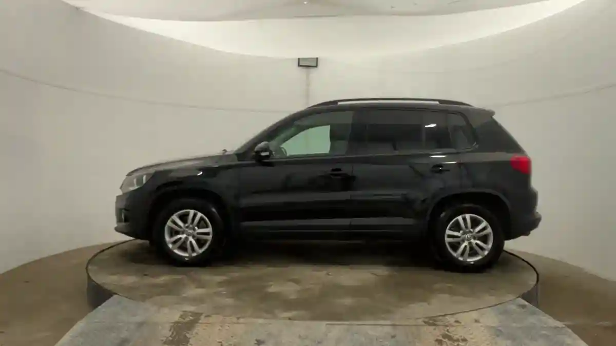 Volkswagen Tiguan 2015 года за 6 690 000 тг. в Актобе