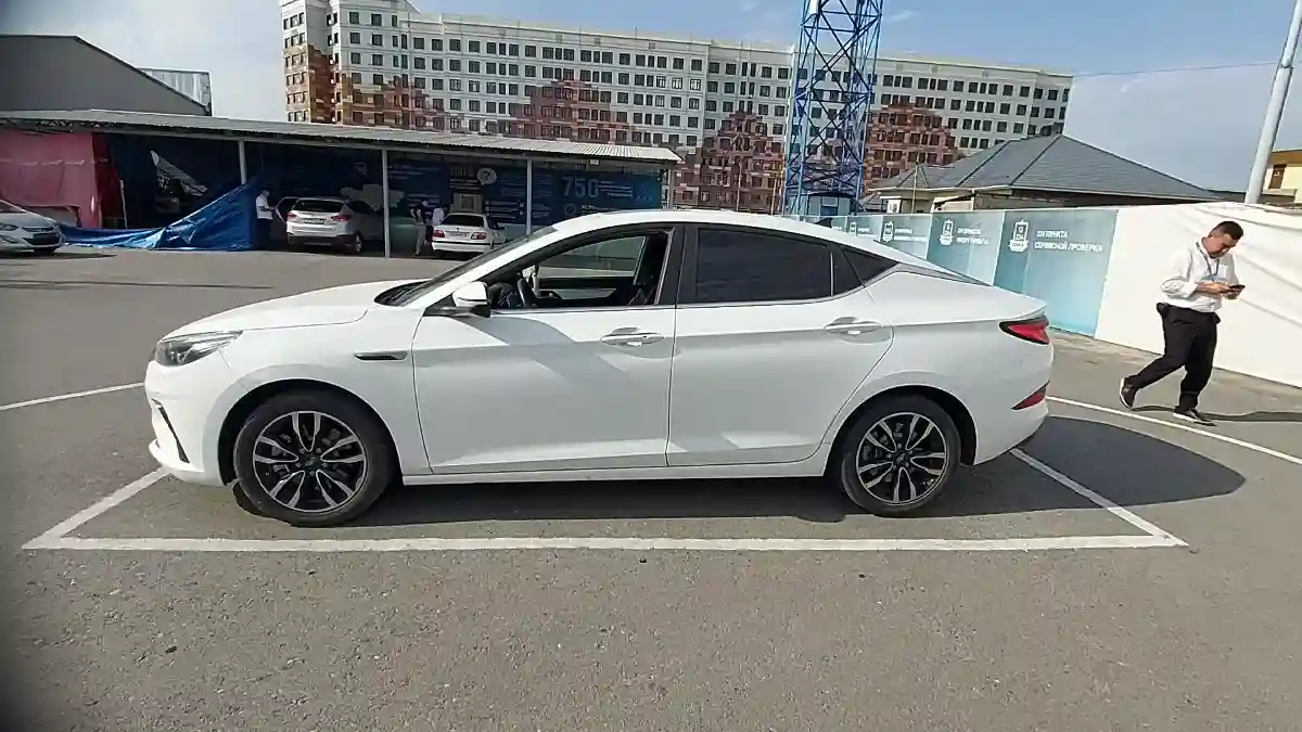 JAC J7 2023 года за 4 990 000 тг. в Шымкент