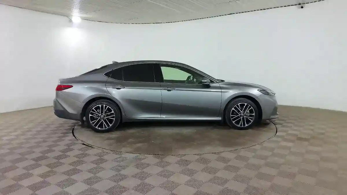 Toyota Camry 2025 года за 23 190 000 тг. в Шымкент