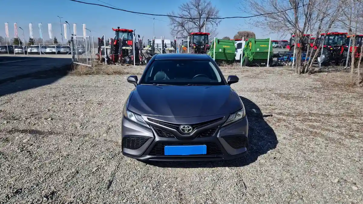Toyota Camry 2022 года за 11 290 000 тг. в Талдыкорган