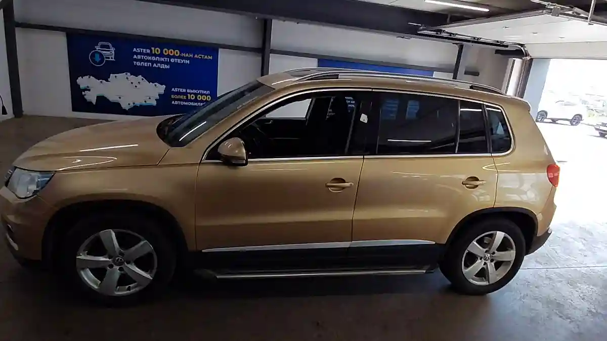 Volkswagen Tiguan 2012 года за 4 690 000 тг. в Астана