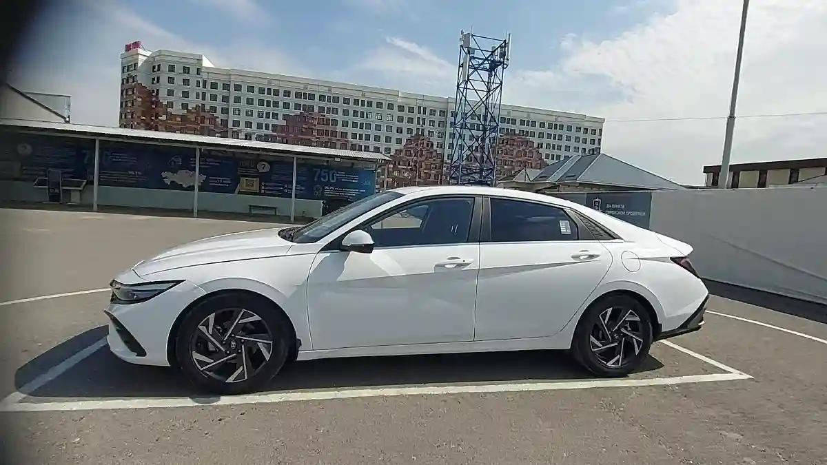 Hyundai Elantra 2024 года за 8 990 000 тг. в Шымкент