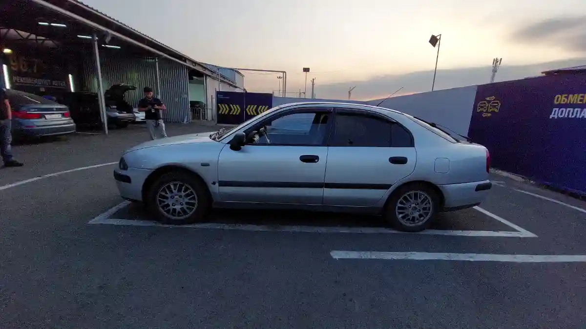 Mitsubishi Carisma 2002 года за 600 000 тг. в Талдыкорган
