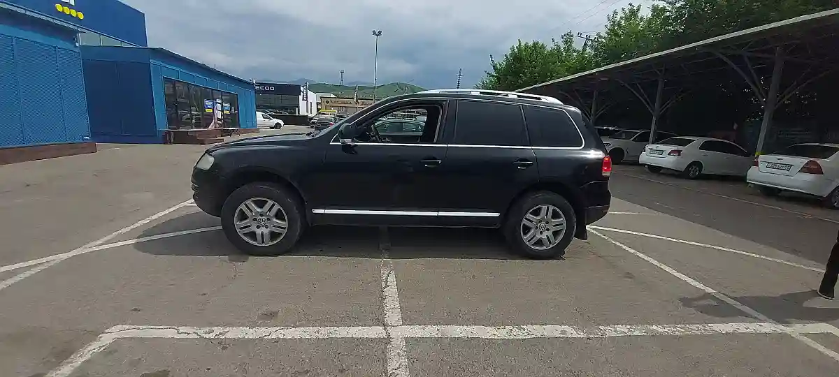 Volkswagen Touareg 2005 года за 2 650 000 тг. в Алматы