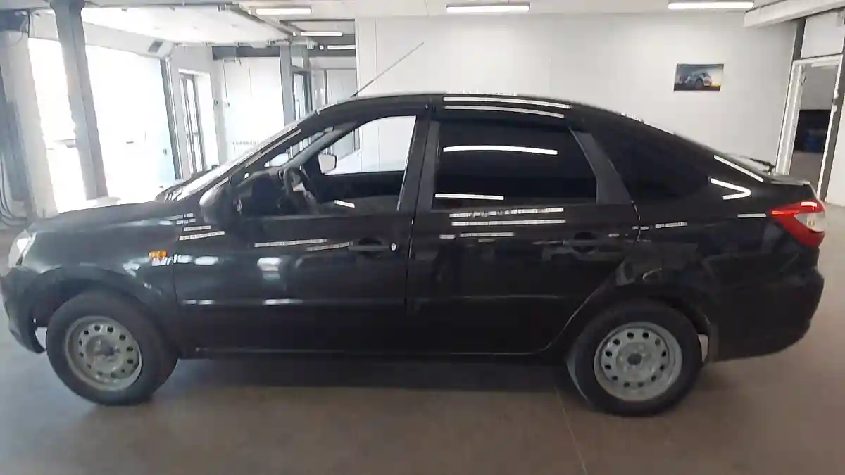 LADA (ВАЗ) Granta 2015 года за 1 990 000 тг. в Астана