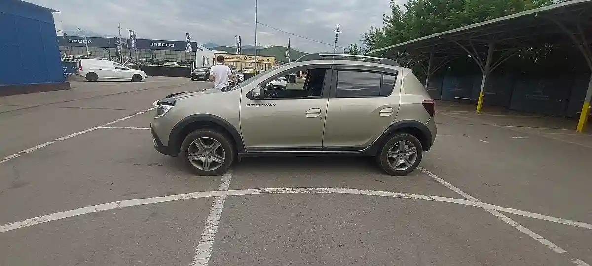 Renault Sandero 2021 года за 4 990 000 тг. в Алматы