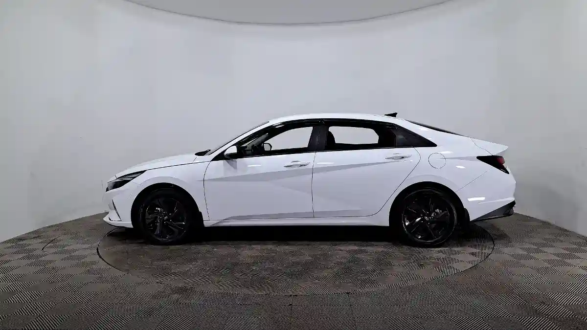 Hyundai Elantra 2023 года за 8 900 000 тг. в Астана