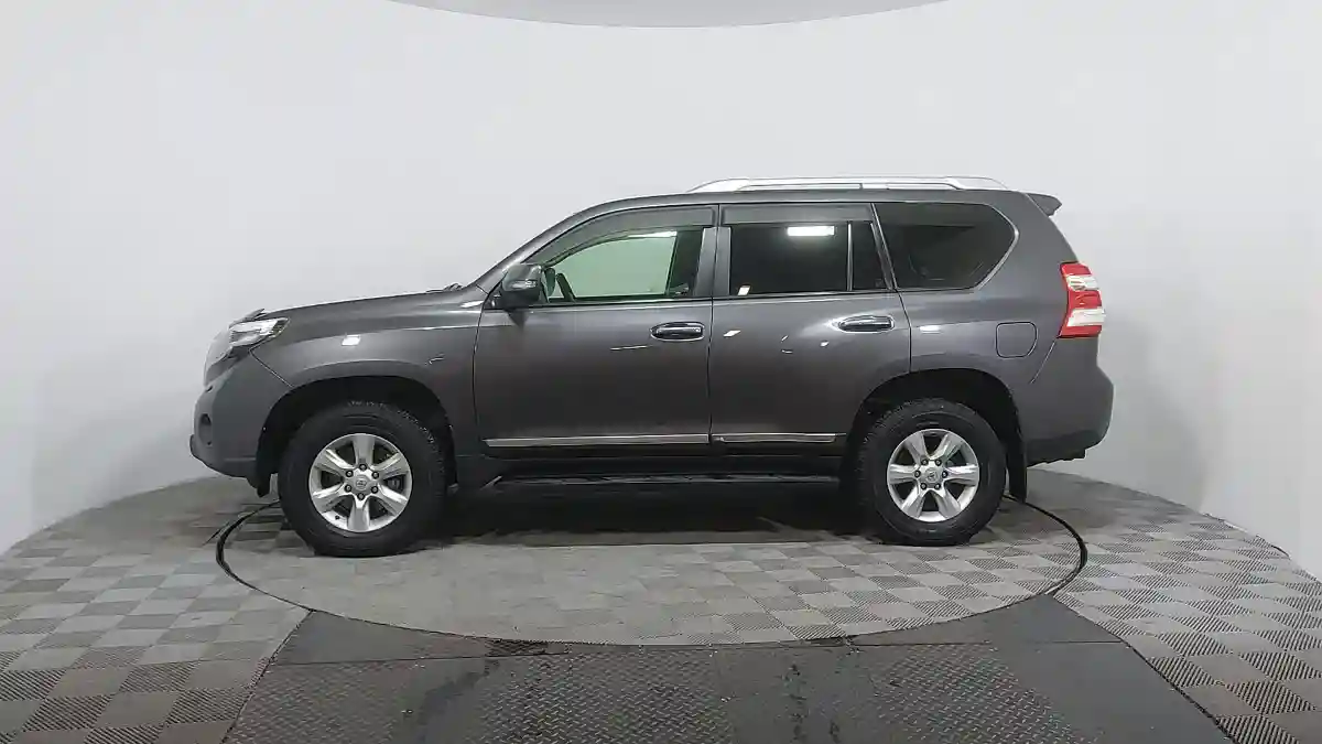 Toyota Land Cruiser Prado 2013 года за 15 990 000 тг. в Астана