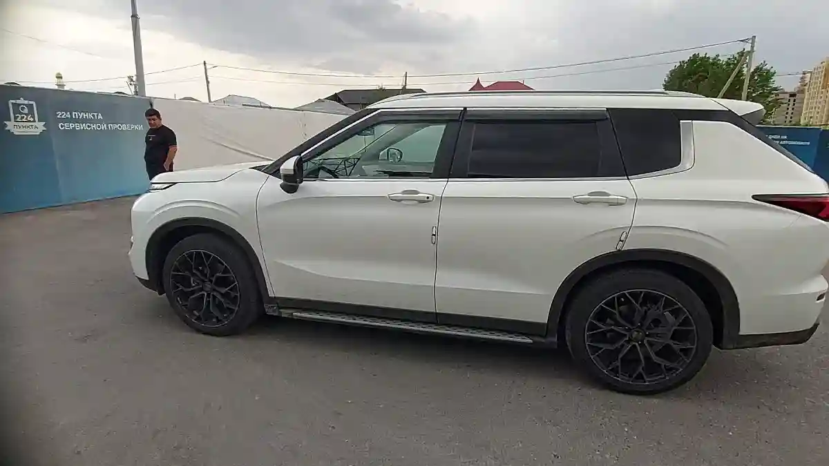 Mitsubishi Outlander 2022 года за 11 390 000 тг. в Шымкент