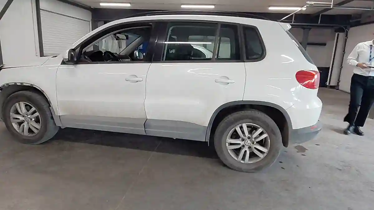 Volkswagen Tiguan 2015 года за 4 990 000 тг. в Астана