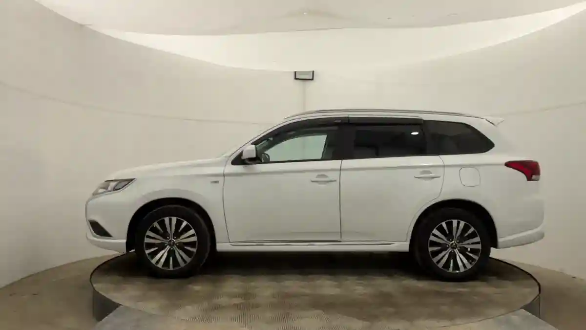 Mitsubishi Outlander 2022 года за 9 990 000 тг. в Актобе
