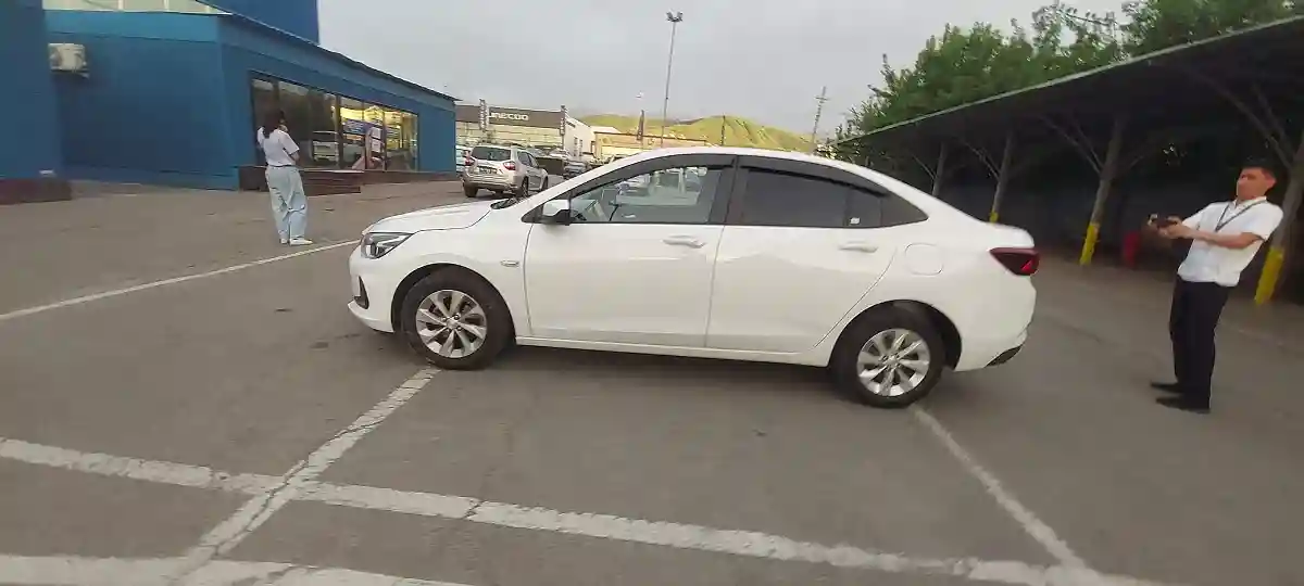 Chevrolet Onix 2023 года за 5 790 000 тг. в Алматы