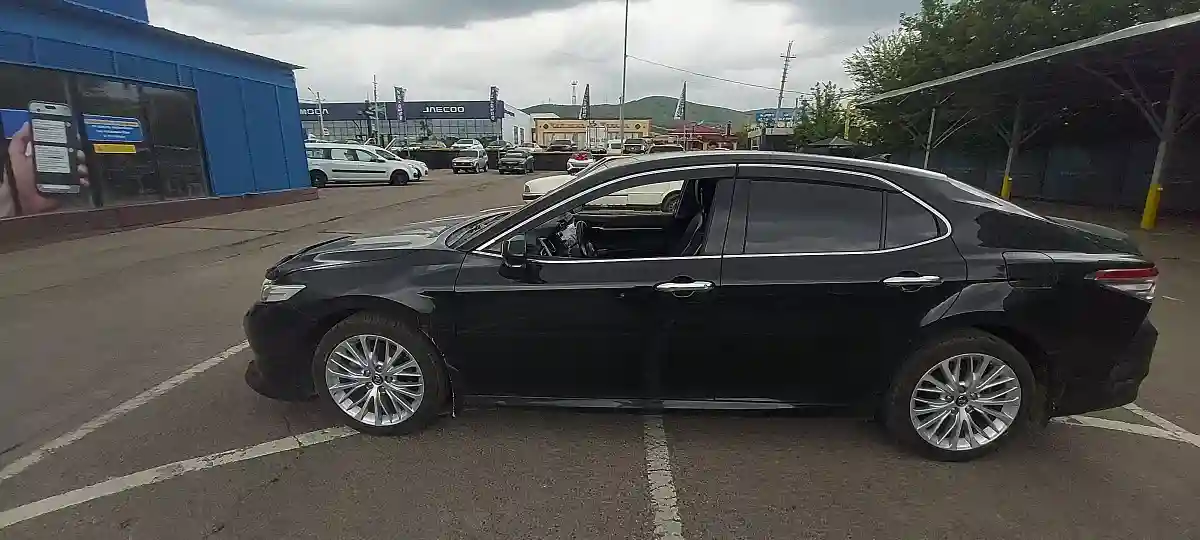 Toyota Camry 2019 года за 13 000 000 тг. в Алматы