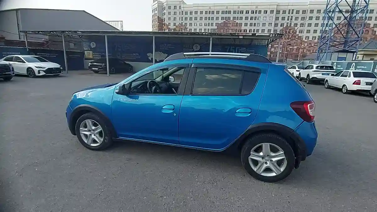 Renault Sandero 2015 года за 2 890 000 тг. в Шымкент