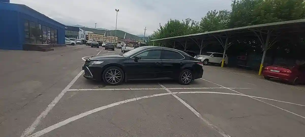 Toyota Camry 2021 года за 15 270 000 тг. в Алматы