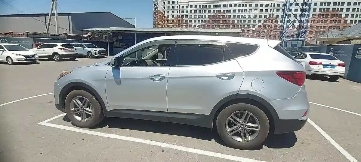 Hyundai Santa Fe 2017 года за 8 490 000 тг. в Шымкент