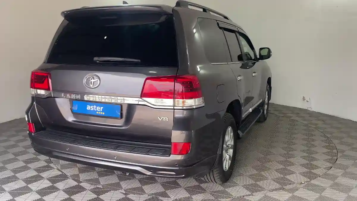 Toyota Land Cruiser 2015 года за 27 500 000 тг. в Павлодар
