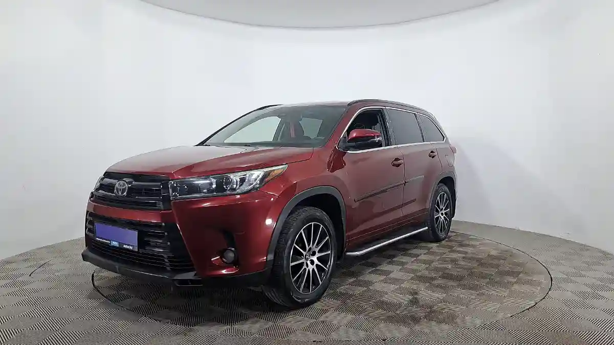 Toyota Highlander 2017 года за 13 990 000 тг. в Астана