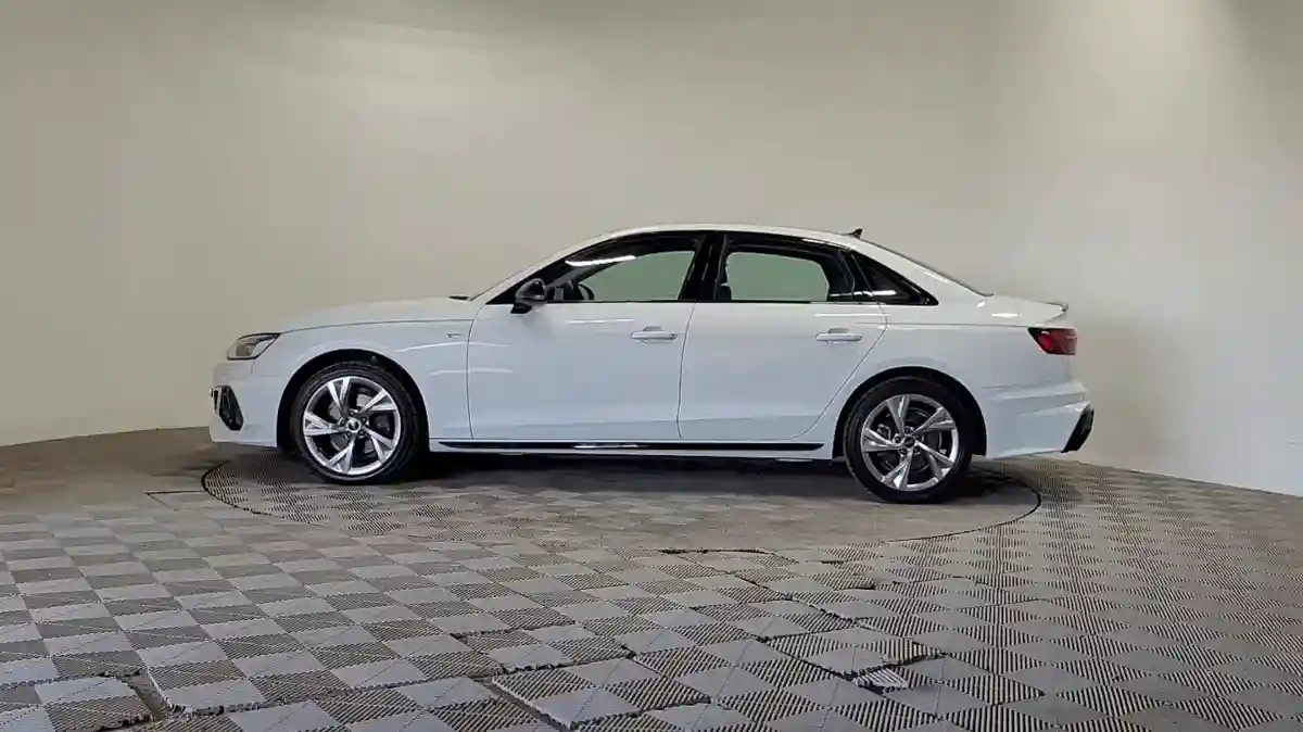 Audi A4 2022 года за 14 900 000 тг. в Алматы