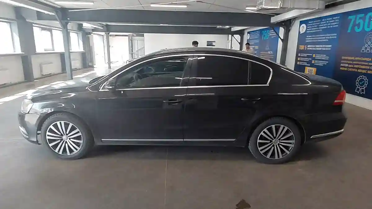 Volkswagen Passat 2011 года за 2 990 000 тг. в Астана