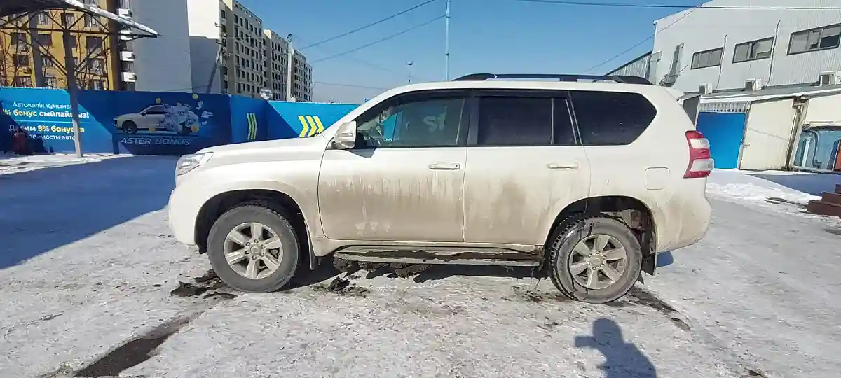 Toyota Land Cruiser Prado 2016 года за 15 990 000 тг. в Алматы