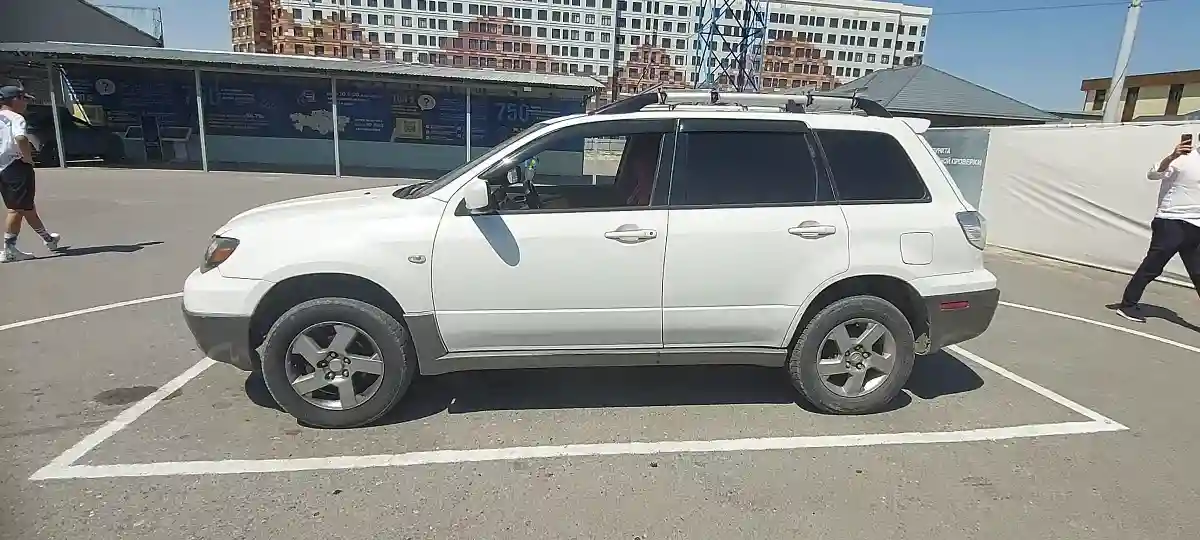 Mitsubishi Outlander 2003 года за 2 590 000 тг. в Шымкент