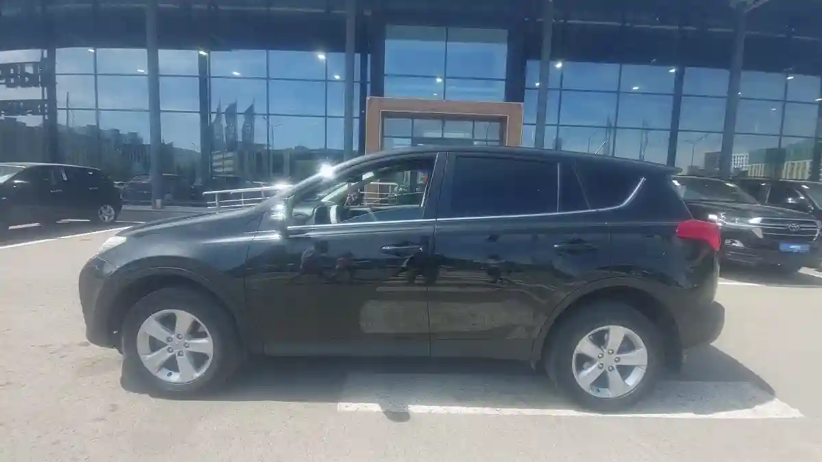 Toyota RAV4 2013 года за 8 590 000 тг. в Астана
