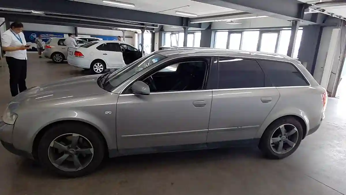 Audi A4 2002 года за 2 290 000 тг. в Астана