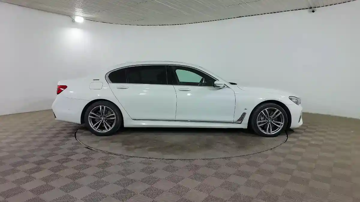 BMW 7 серии 2017 года за 19 990 000 тг. в Шымкент