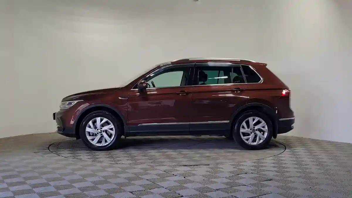 Volkswagen Tiguan 2021 года за 11 990 000 тг. в Алматы