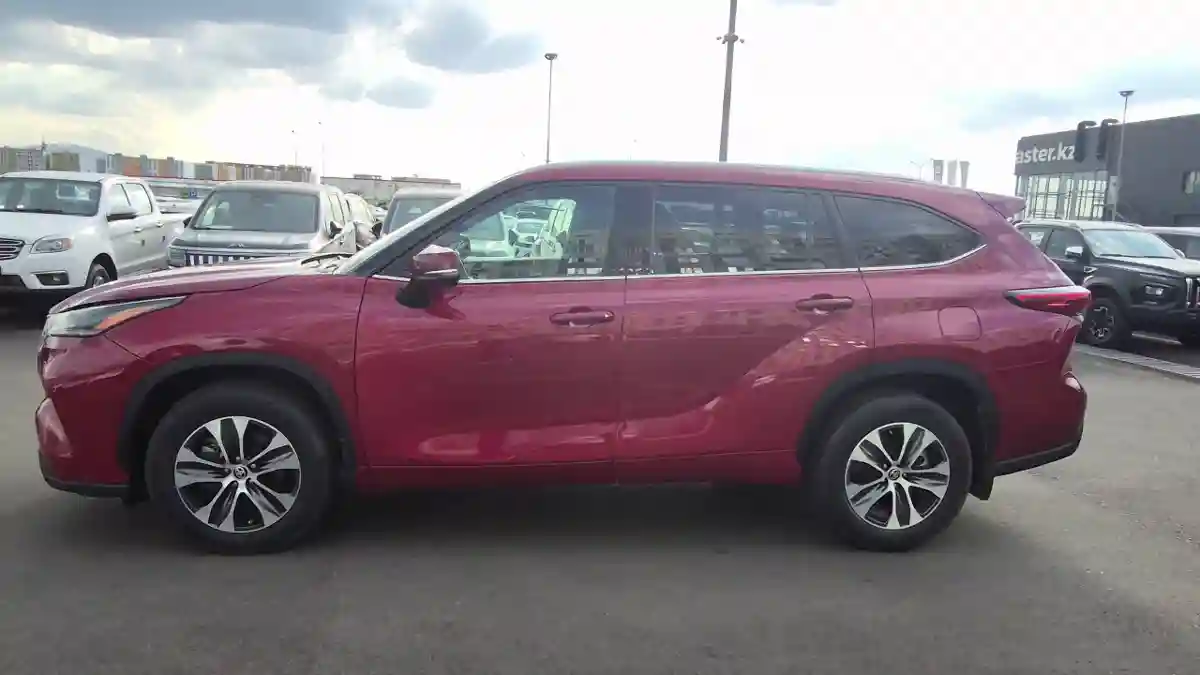 Toyota Highlander 2021 года за 21 000 000 тг. в Алматы