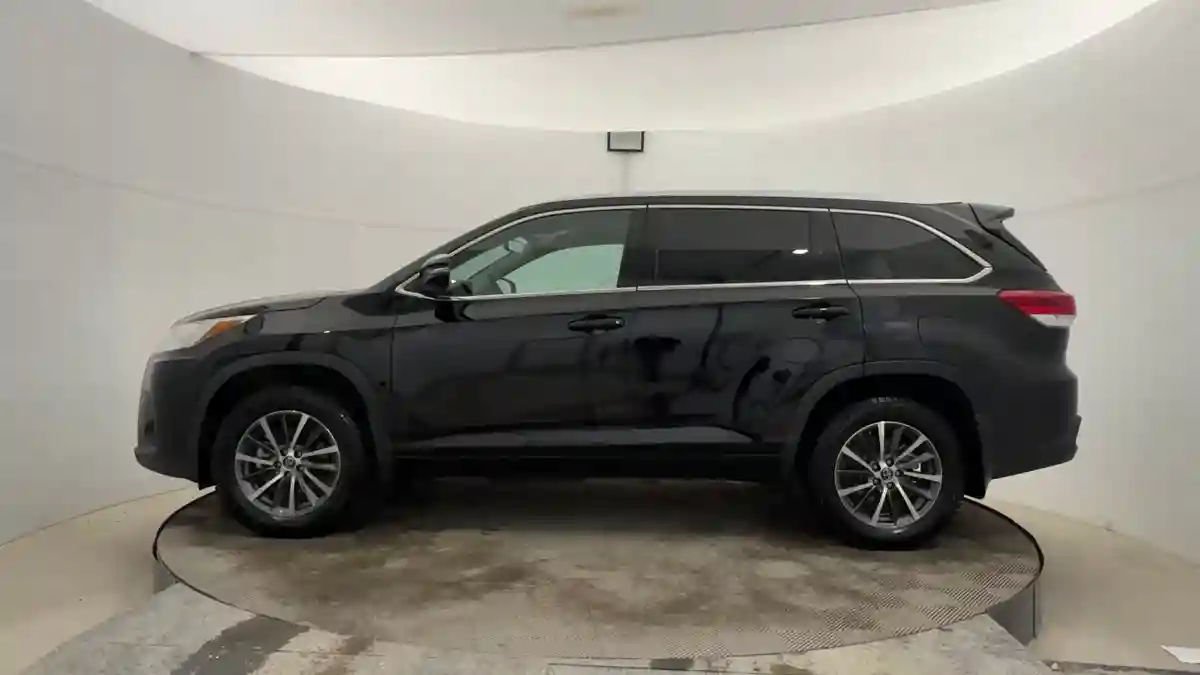 Toyota Highlander 2018 года за 13 700 000 тг. в Актобе