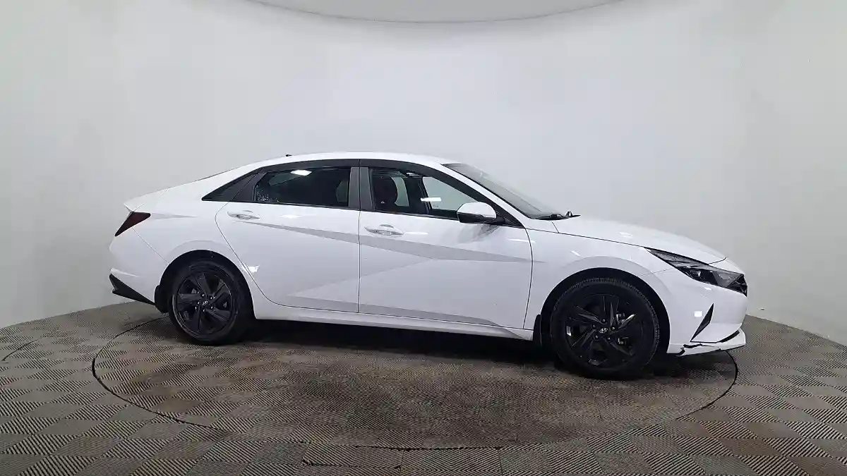 Hyundai Elantra 2021 года за 7 890 000 тг. в Астана