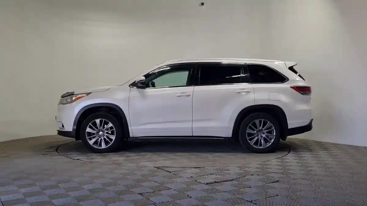 Toyota Highlander 2014 года за 15 590 000 тг. в Алматы