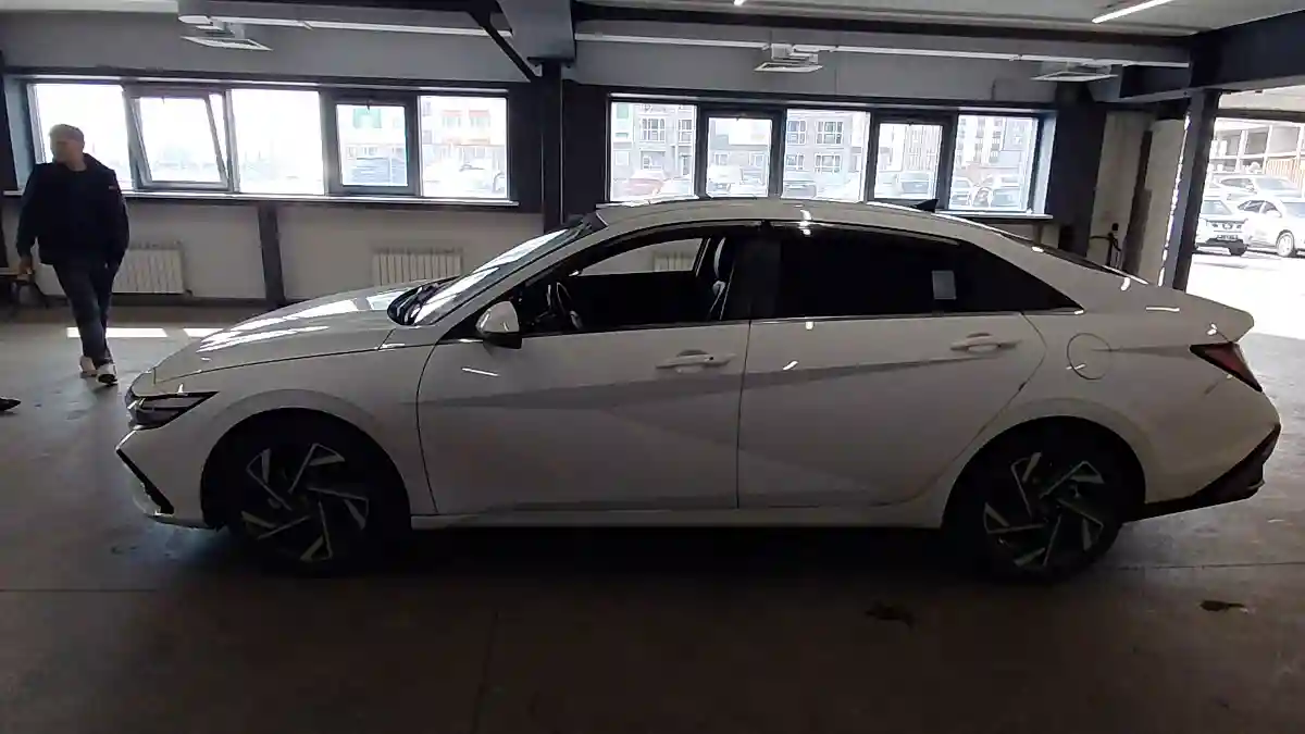 Hyundai Elantra 2024 года за 7 900 000 тг. в Астана