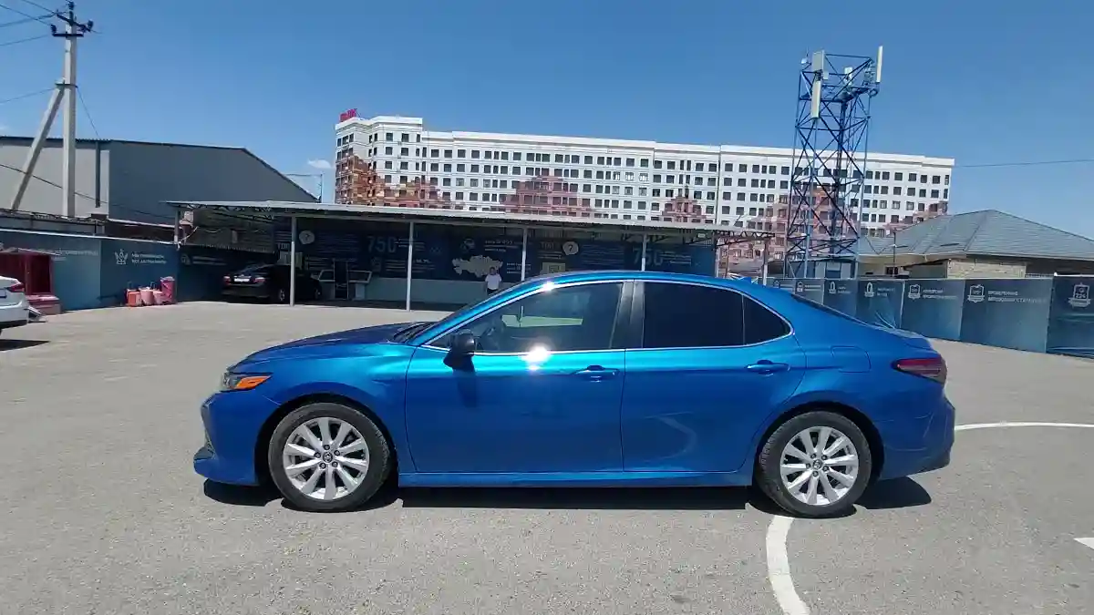 Toyota Camry 2019 года за 10 790 000 тг. в Шымкент