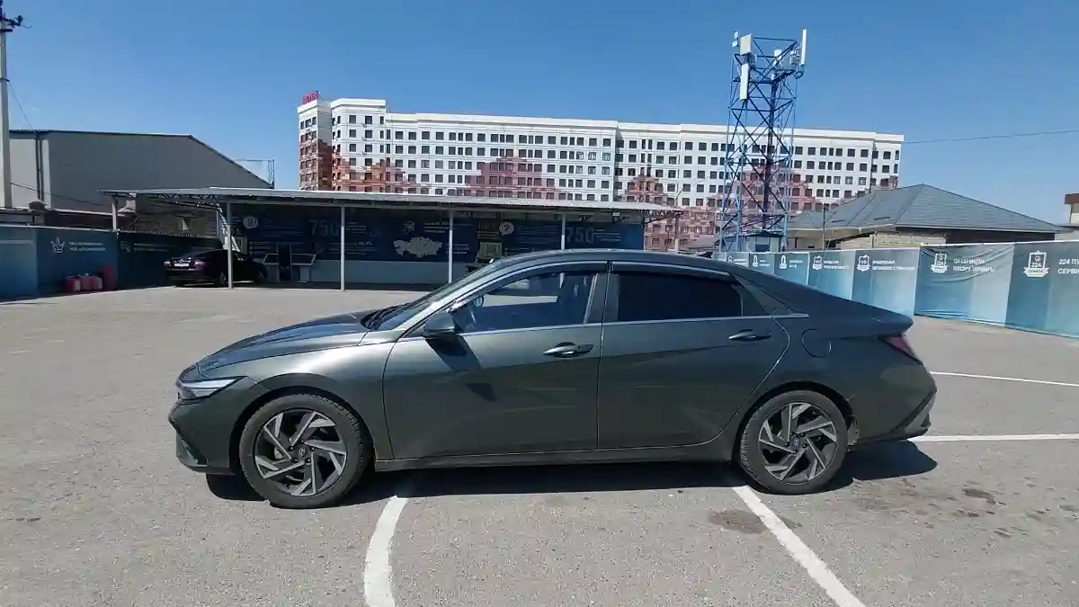 Hyundai Elantra 2023 года за 7 700 000 тг. в Шымкент