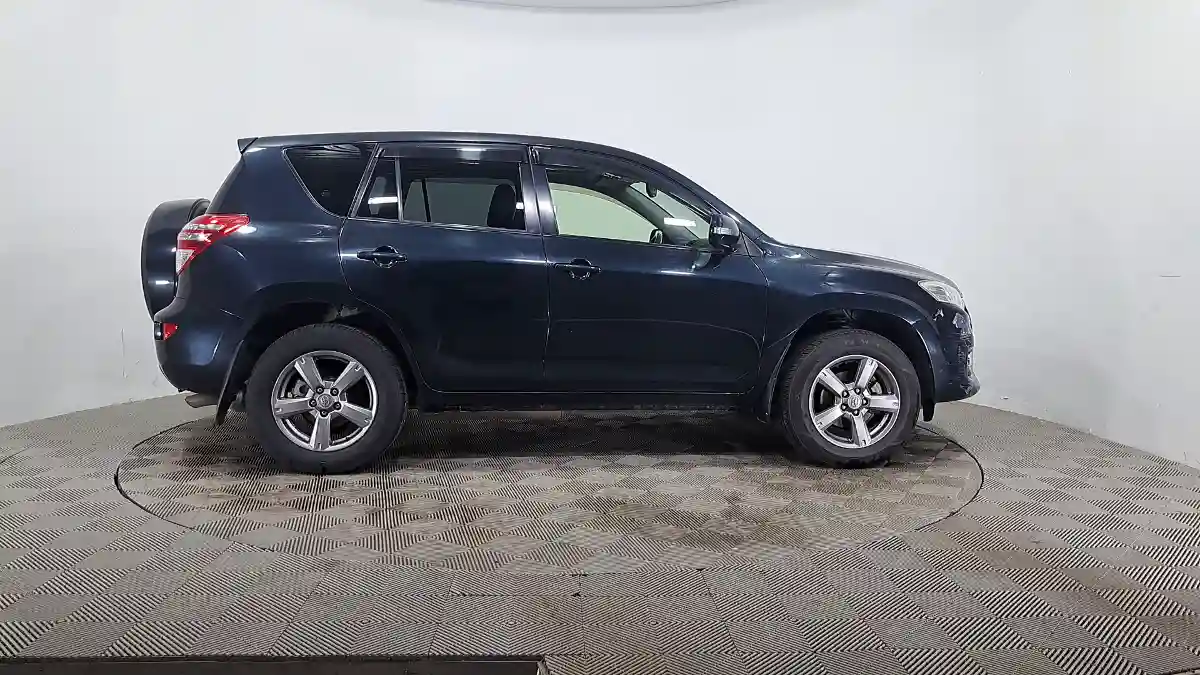 Toyota RAV4 2012 года за 7 390 000 тг. в Астана