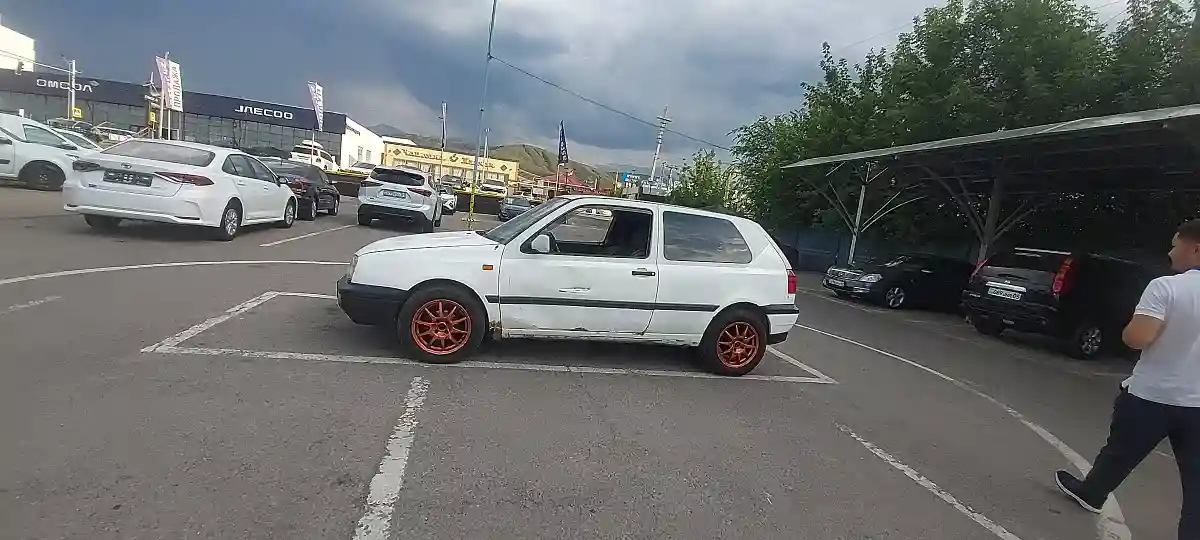 Volkswagen Golf 1993 года за 850 000 тг. в Алматы