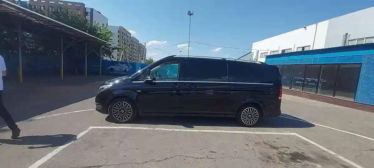 Mercedes-Benz V-Класс 2020 года за 33 700 000 тг. в Алматы