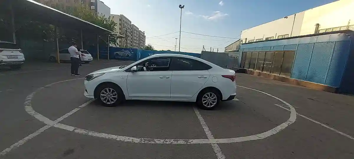 Hyundai Accent 2020 года за 7 590 000 тг. в Алматы