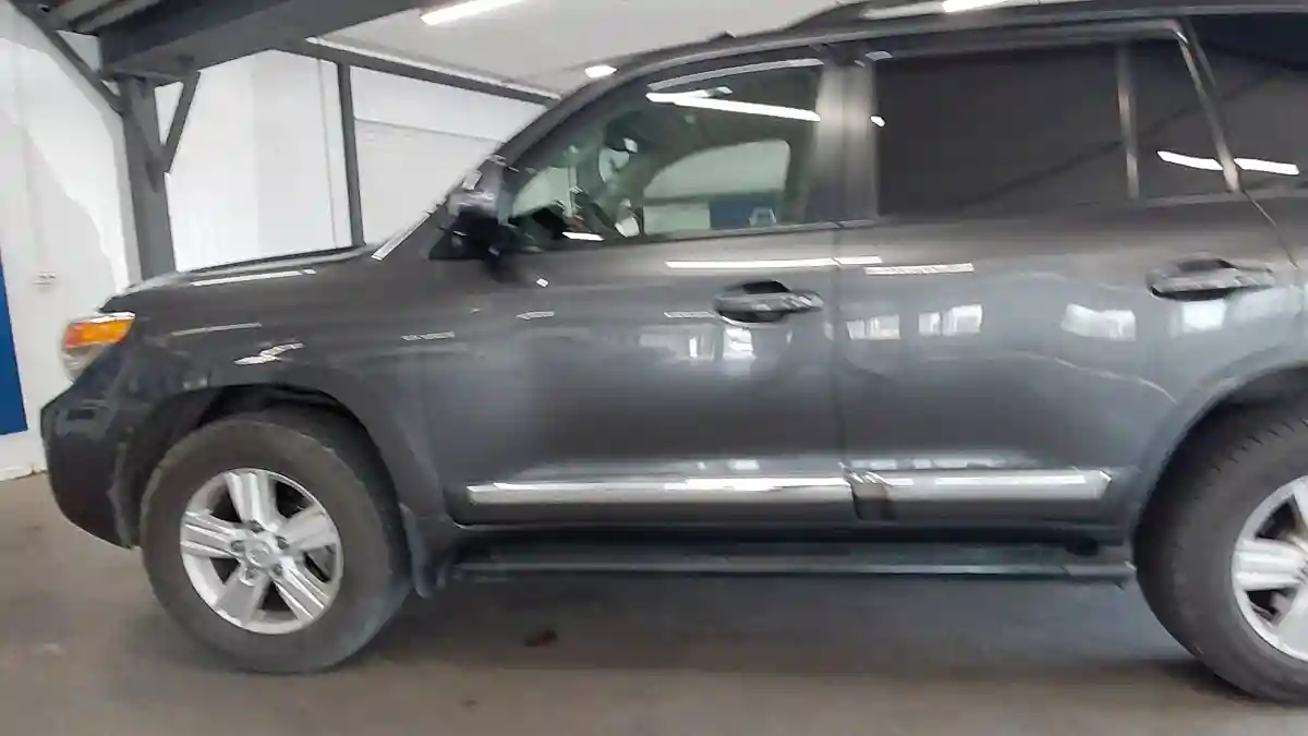 Toyota Land Cruiser 2013 года за 20 000 000 тг. в Астана