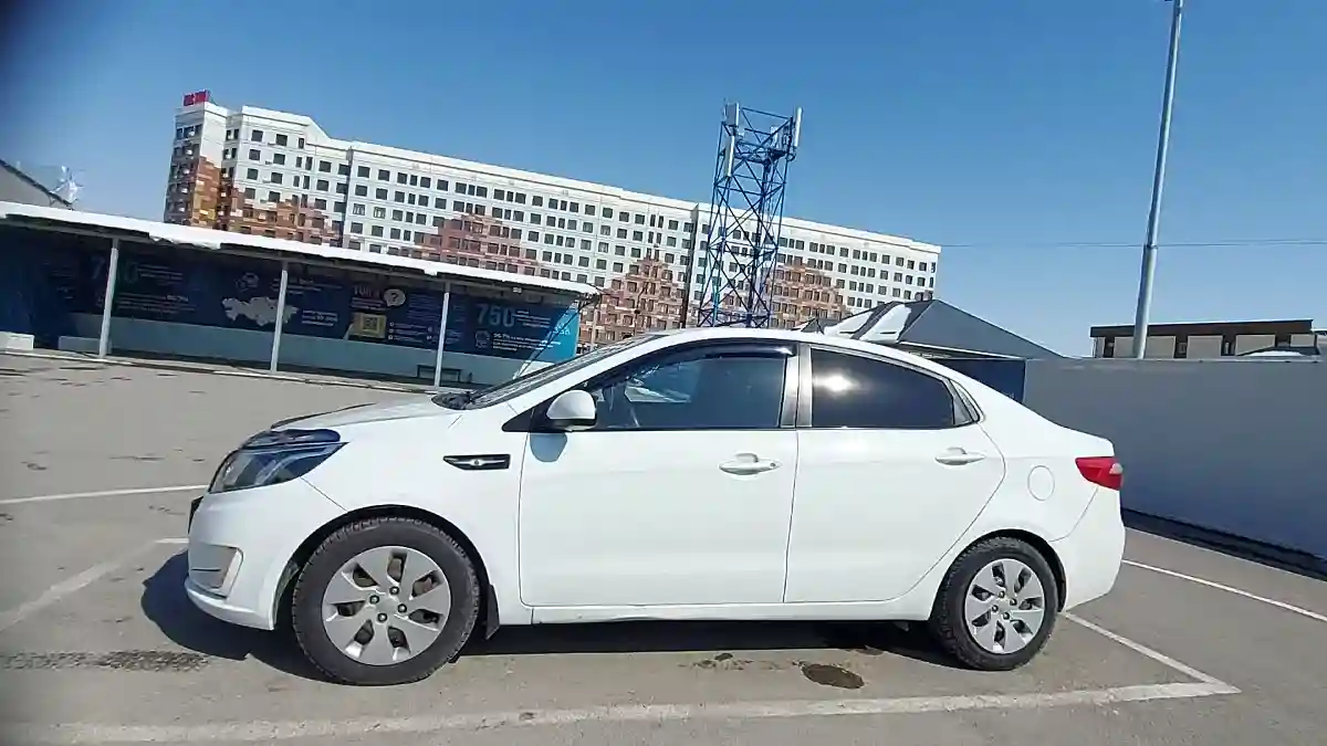 Kia Rio 2015 года за 2 990 000 тг. в Шымкент
