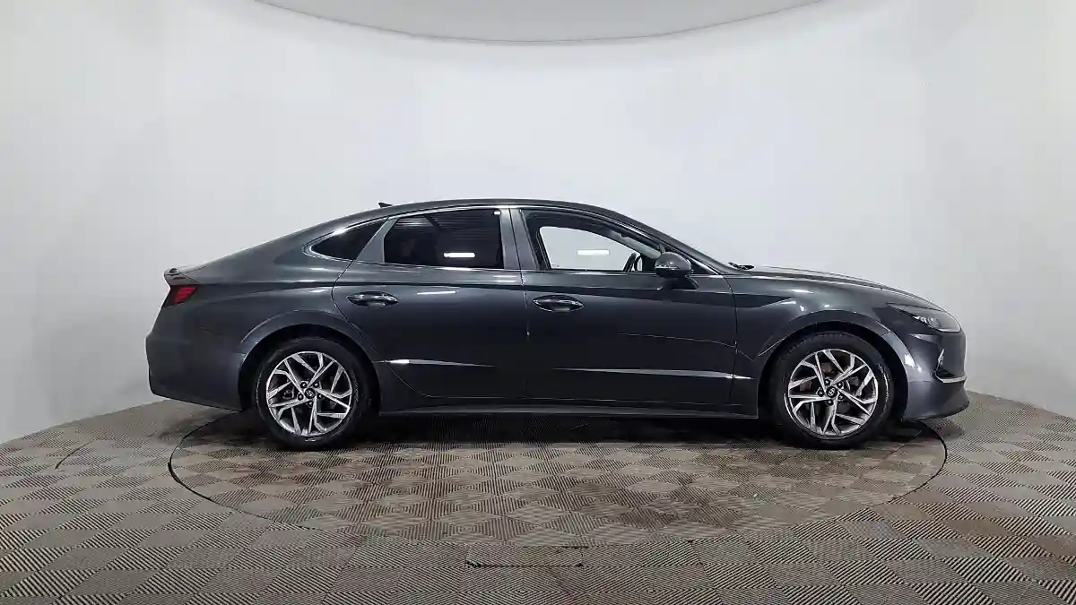 Hyundai Sonata 2020 года за 9 490 000 тг. в Астана
