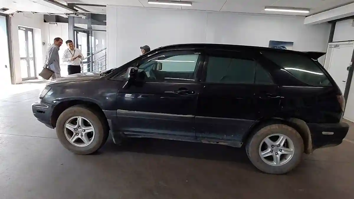Lexus RX 1999 года за 2 890 000 тг. в Астана
