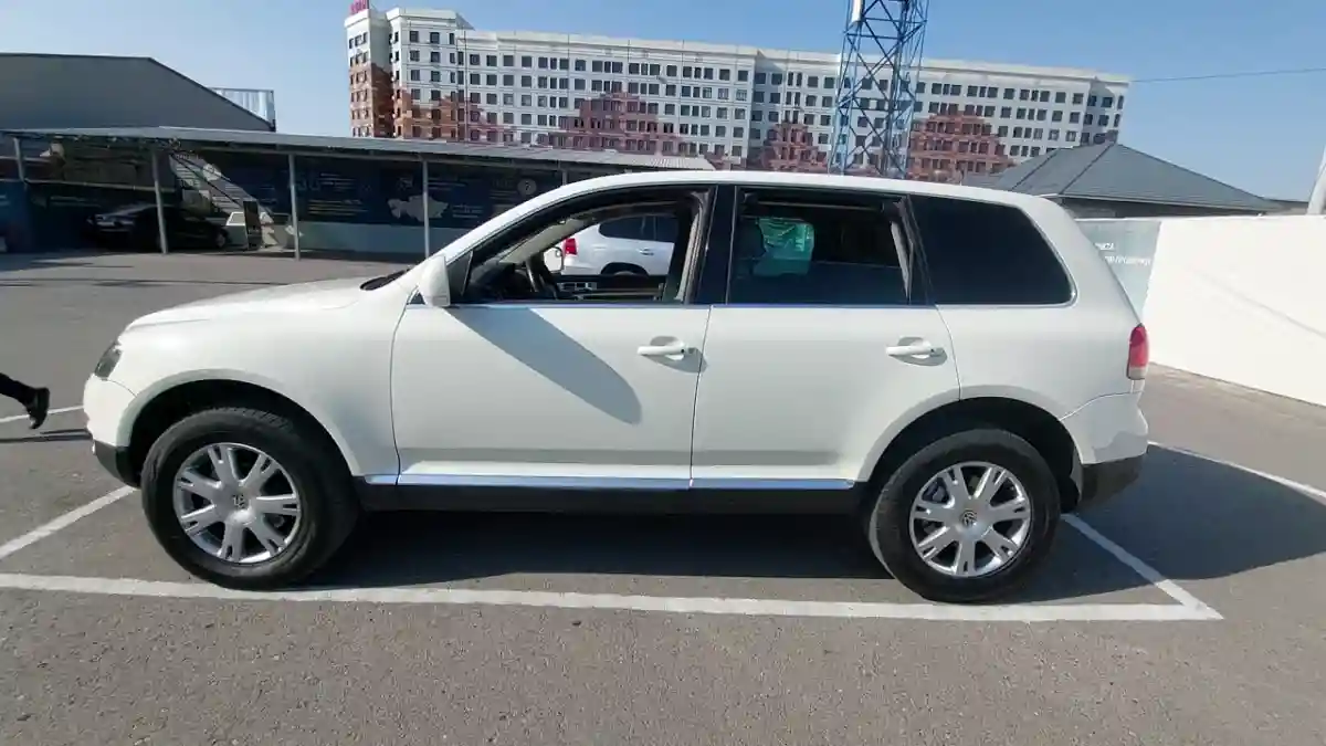 Volkswagen Touareg 2006 года за 3 790 000 тг. в Шымкент