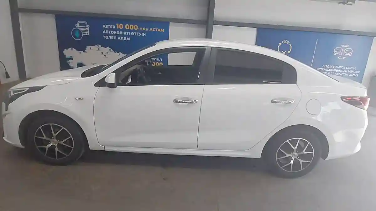 Kia Rio 2021 года за 6 950 000 тг. в Астана