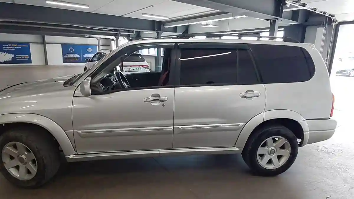 Suzuki XL7 2002 года за 2 790 000 тг. в Астана