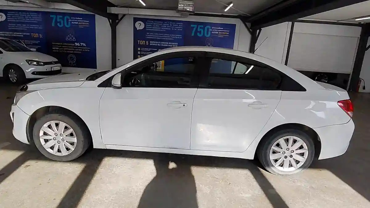 Chevrolet Cruze 2013 года за 2 590 000 тг. в Астана